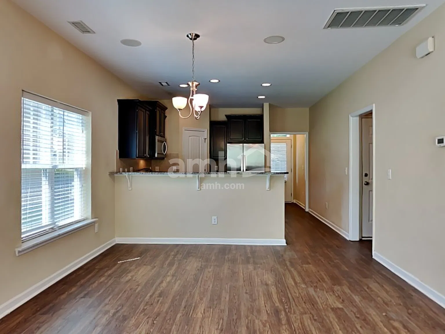 4 bed, 2.5 bath, 1919 sqft, $2,150 — Photo 4