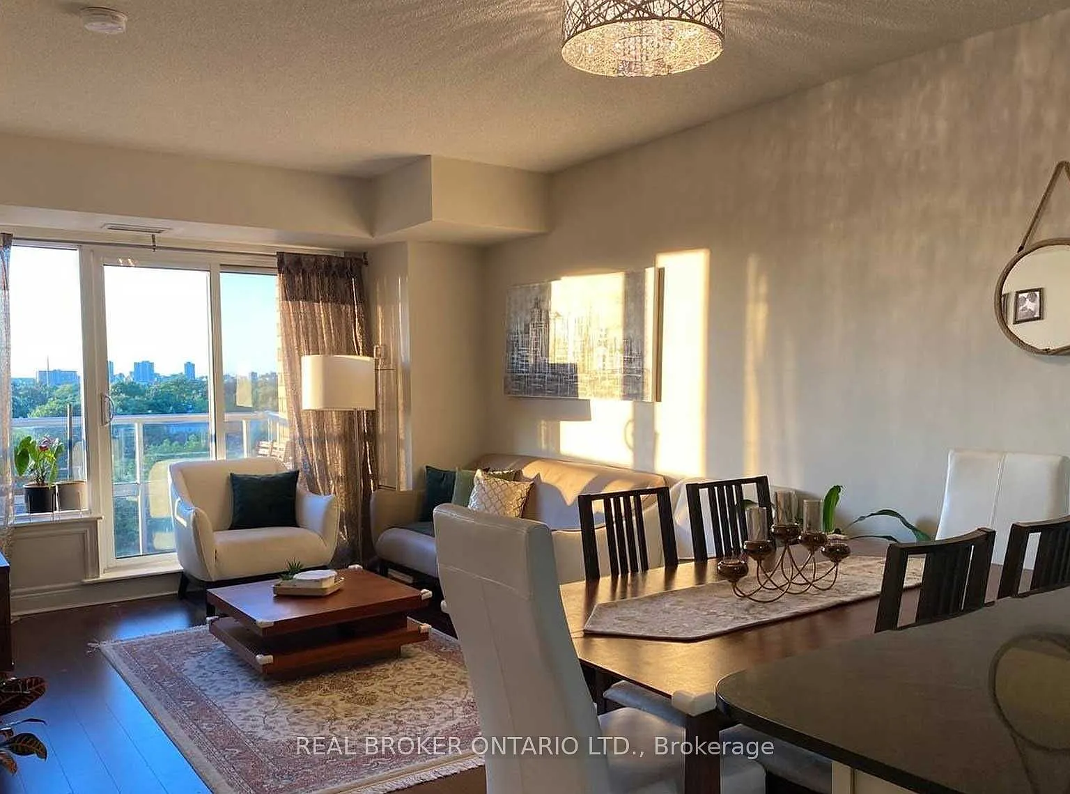 Portrait Condos — Photo 3