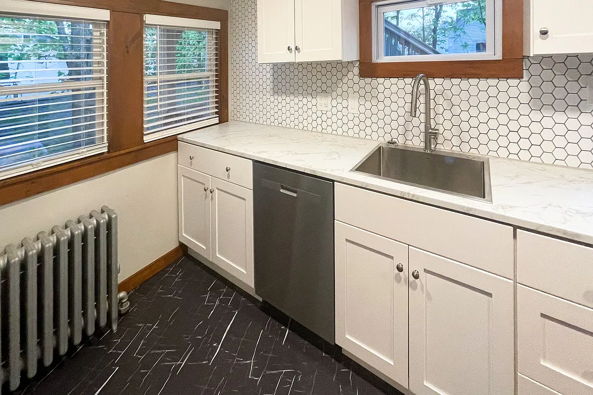 Building Photo - 142 Pleasant St #2
