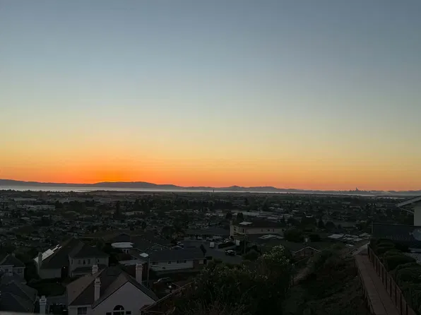 1753 Vistagrand Dr, San Leandro, CA 94577