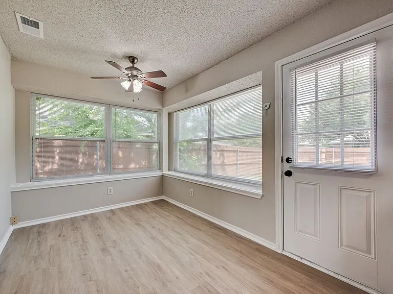 2618 Trumpet Dr — Photo 6