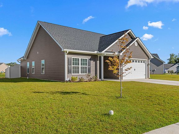 3rd image of 438 Shallow Cove Dr.