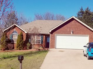 608 Sanders Dr, La Vergne, TN 37086