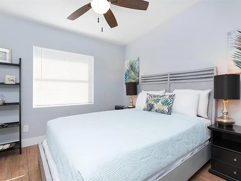 407 E Crystal Lake St — Photo 13