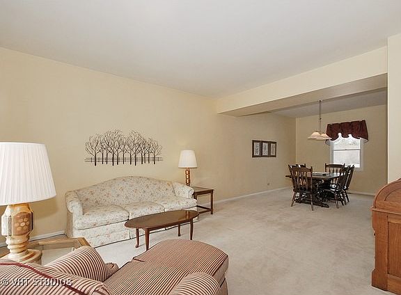 4th image of 23726 Douglas Dr