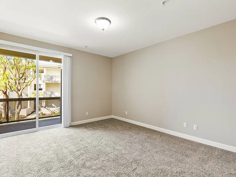 LuxLiv Apartments — Photo 10