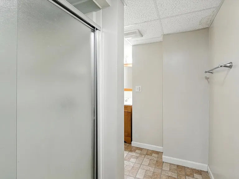 18 Maplewood Dr — Photo 28