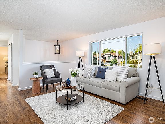 3rd image of 6718 20th Street NE