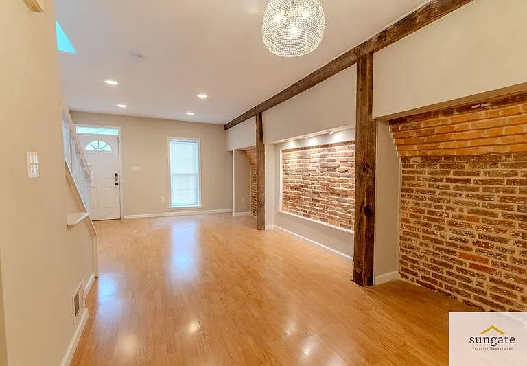 1632 Light St — Photo 2