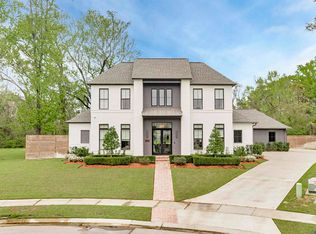8126 Oakridge Dr, Baton Rouge, LA 70810