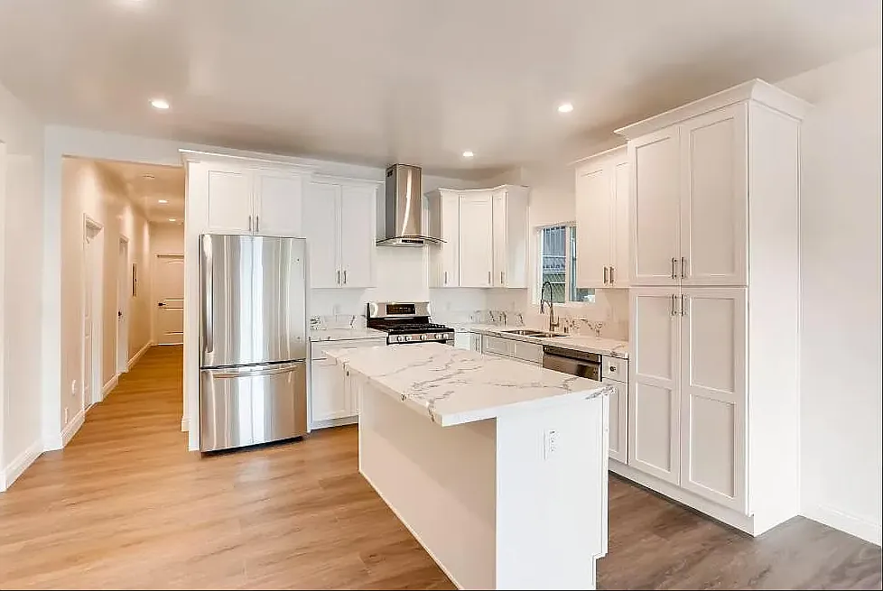 230 N Berendo St — Photo 1