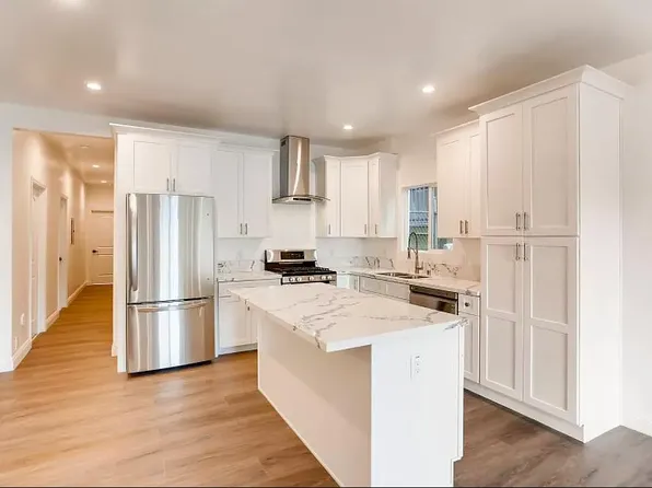 230 N Berendo St, Los Angeles, CA 90004