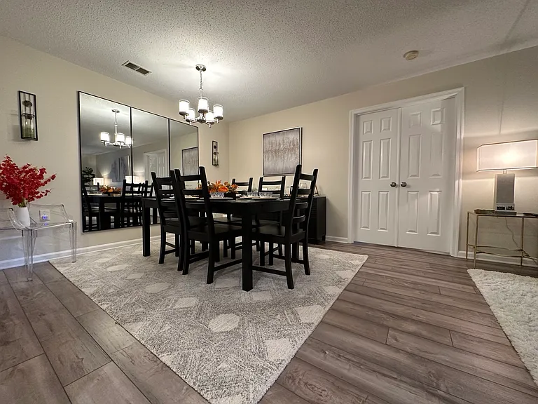 10001 Vanderbilt Cir #5 — Photo 8