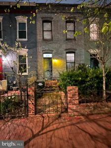 439 5th St NE, Washington, DC, 20002