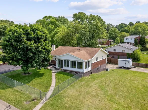 416 Hankey Farms Dr, Oakdale, PA 15071