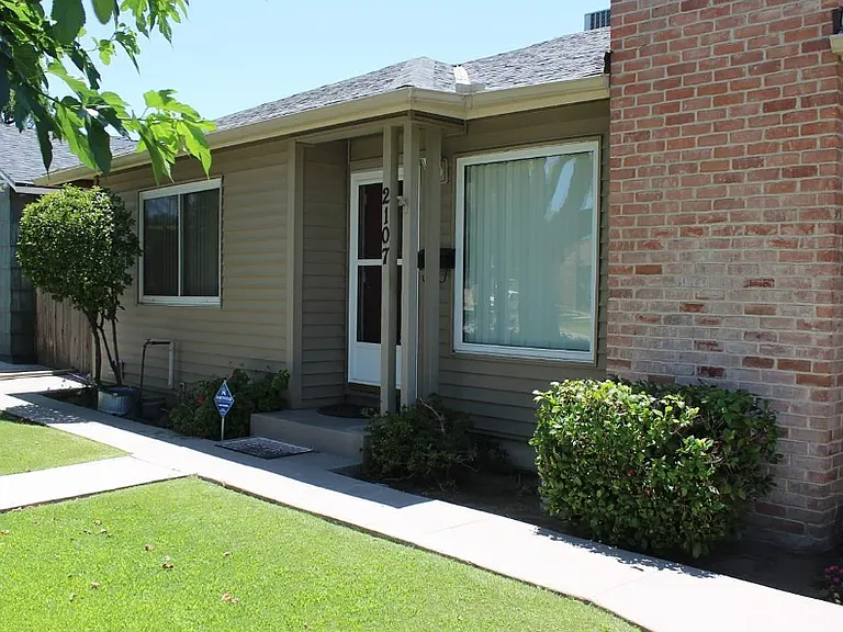 2107 Rose Marie Dr — Photo 11