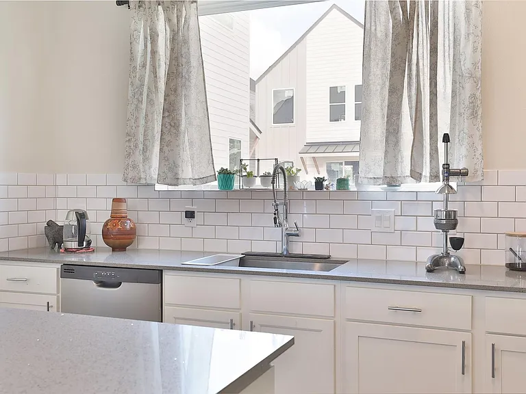 4811 Martin Oaks Ln — Photo 13