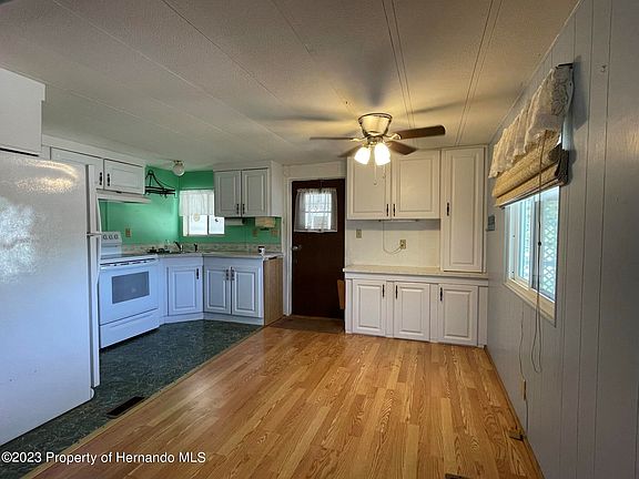 5th image of 8069 Dellrose Ave