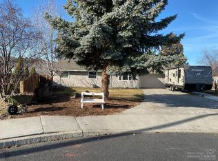 3172 SW Reindeer Ct, Redmond, OR 97756