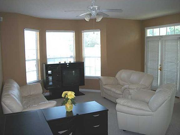 2nd image of 13 Chatelaine Cir SE