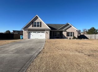 164 River Winding Rd, Jacksonville, NC 28540