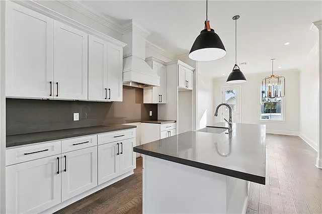 3 bed, 2.5 bath, 1687 sqft, $2,500 — Photo 3