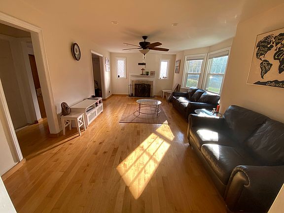 1st floor living room