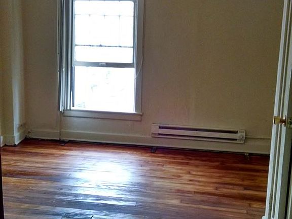 3rd image of 2532 Daly St APT 207