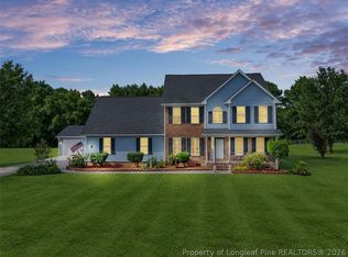 6904 County Place Dr, Hope Mills, NC 28348