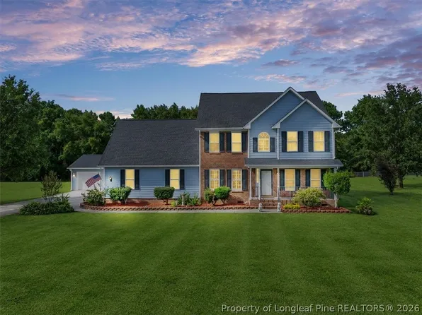 6904 County Place Dr, Hope Mills, NC 28348