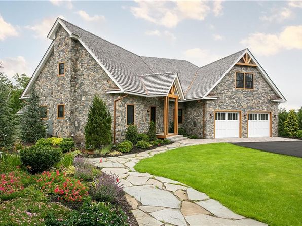 27 Adventure Way, Wyoming, RI 02898