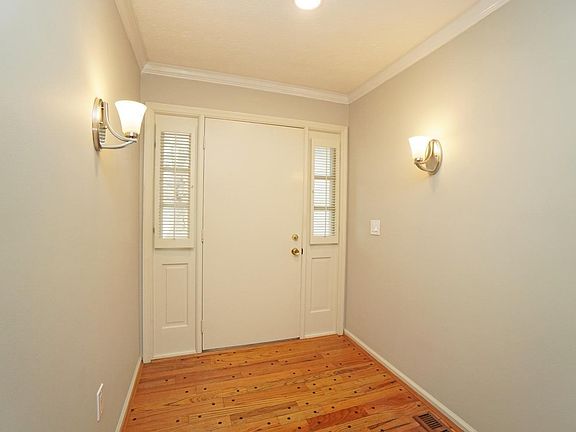 2nd image of 7917 Heatherglen Dr