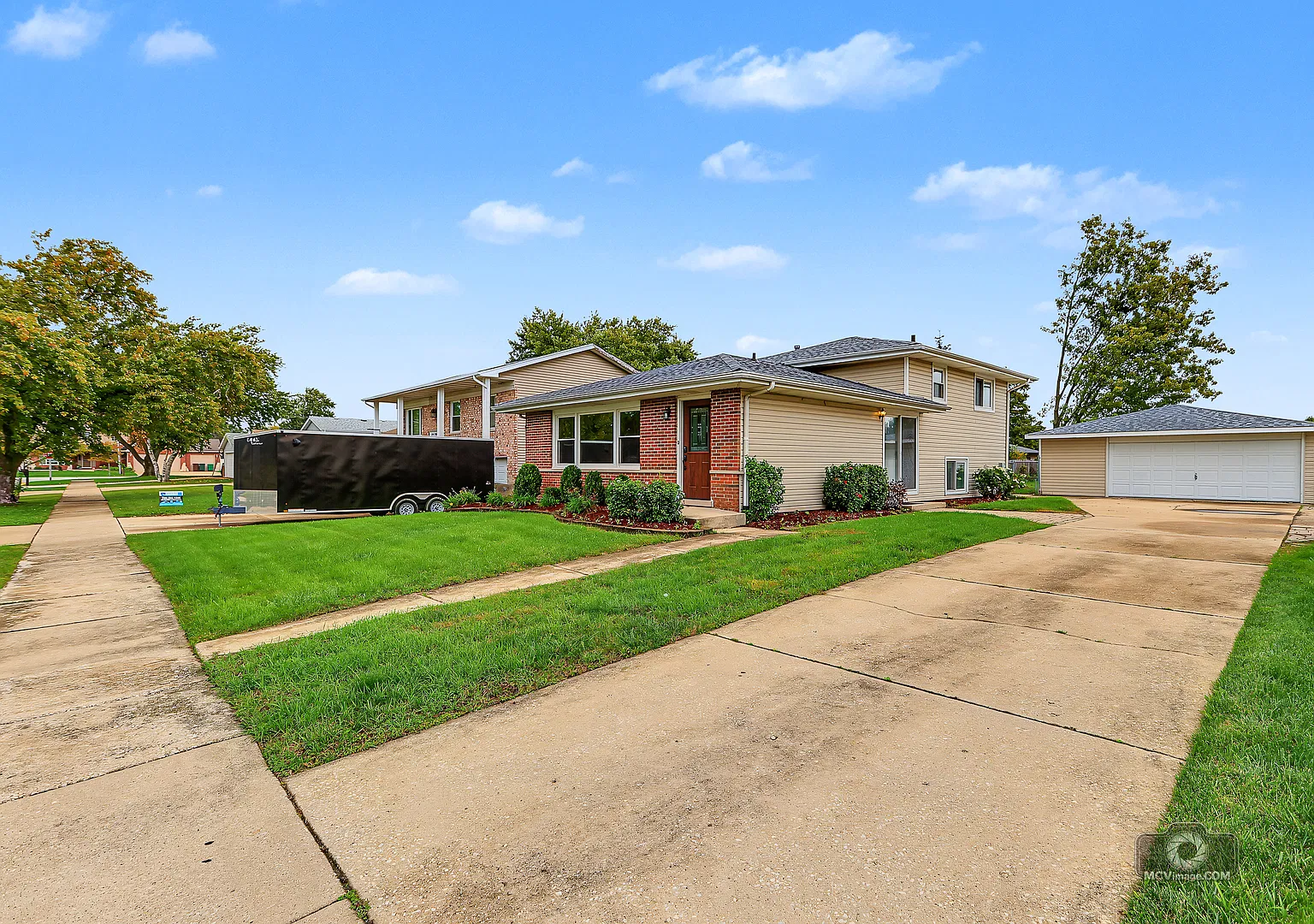 3 bed, 1400 sqft, $2,600 — Photo 2