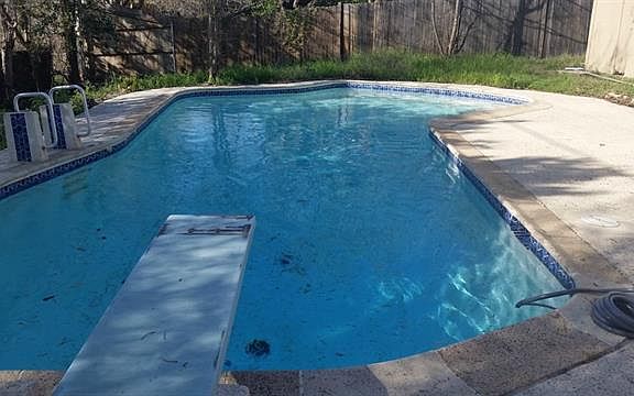 2nd image of 1912 Crestridge Dr