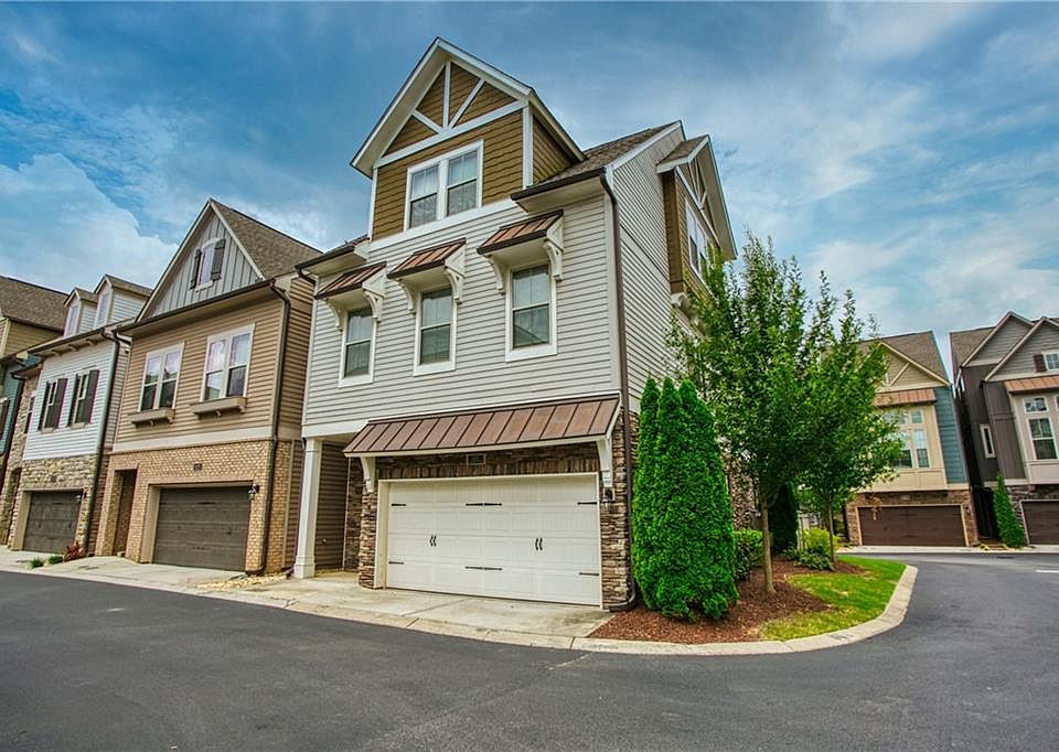 1st image of 1021 Moorewood Ln SE
