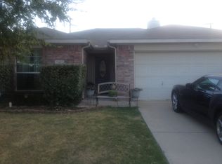 321 Oxford St, Burleson, TX 76028