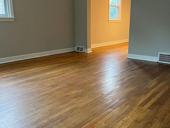 5th image of 4004 Albemarle Ave