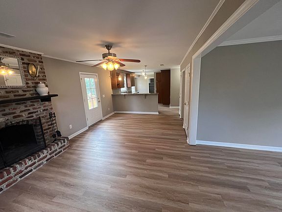 5th image of 405 Grouse Rd