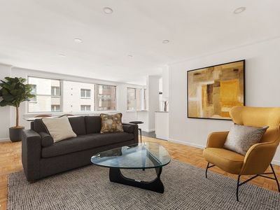233 E 69th St APT 3A, New York, NY, 10021