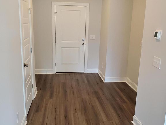 3rd image of 309 Whispering Way