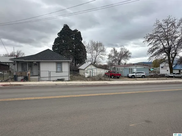 809 & 825 Richmond Rd, Susanville, CA 96130