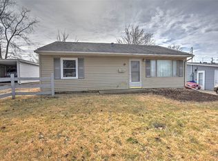 19 Meadow Terrace Dr, Decatur, IL 62521