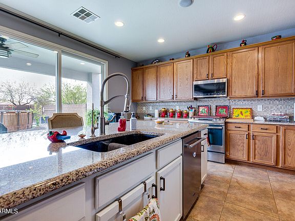5th image of 29445 W COLUMBUS Avenue
