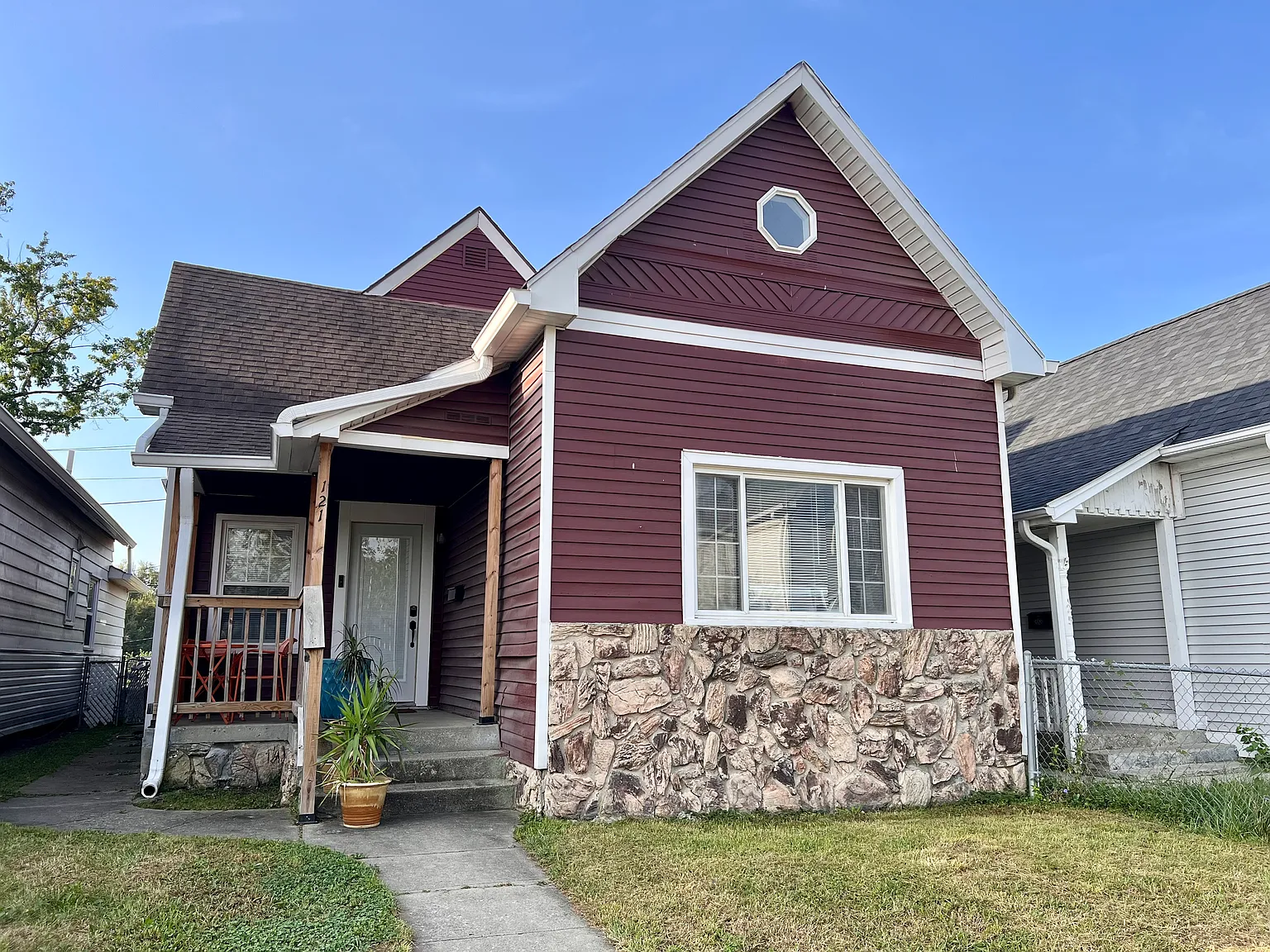 3 bed, 1096 sqft, $1,900 — Photo 3