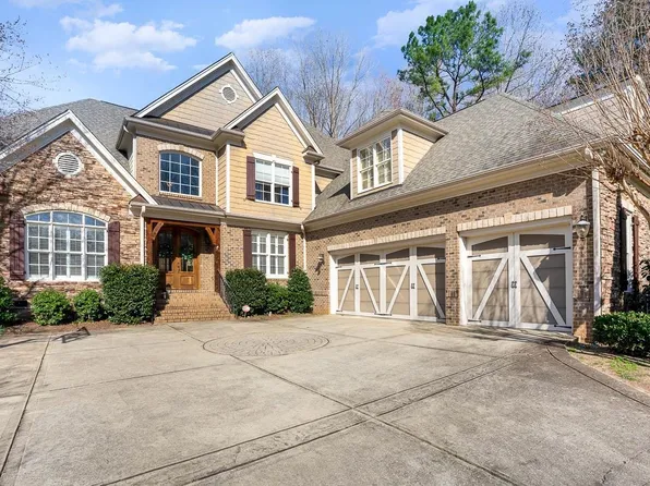 1078 Tacketts Pond Dr, Raleigh, NC 27614