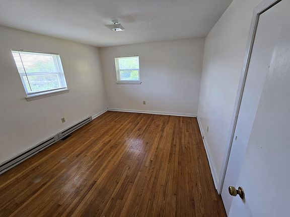 4th image of 325 Cedar Ave