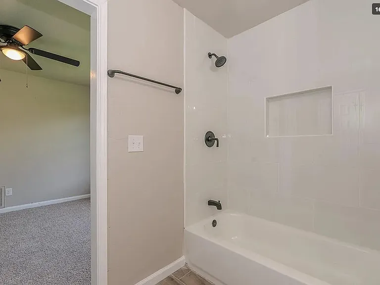 3828 Anderson Villa — Photo 11