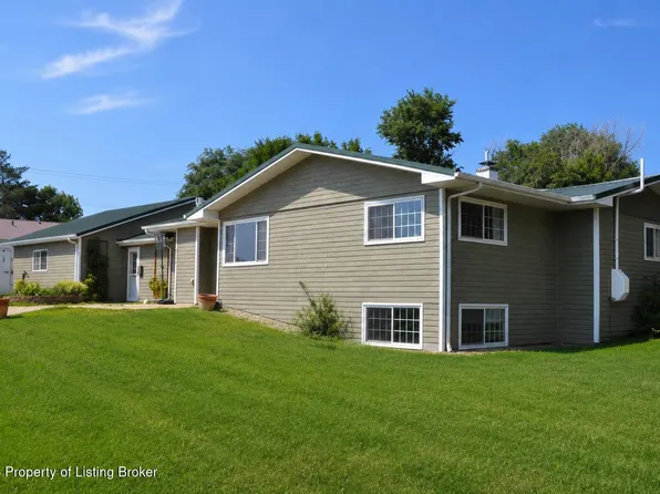 711 6th Ave W, Lemmon, SD 57638
