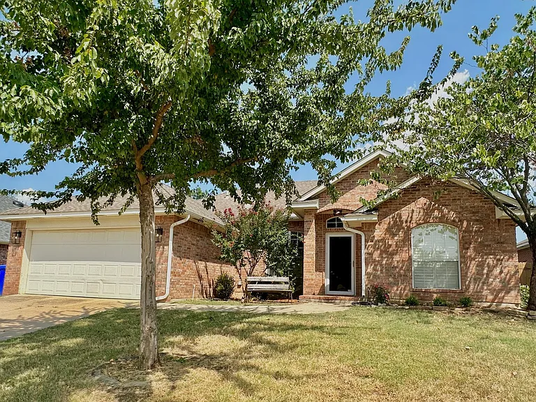 1301 Melisa Dr — Photo 12