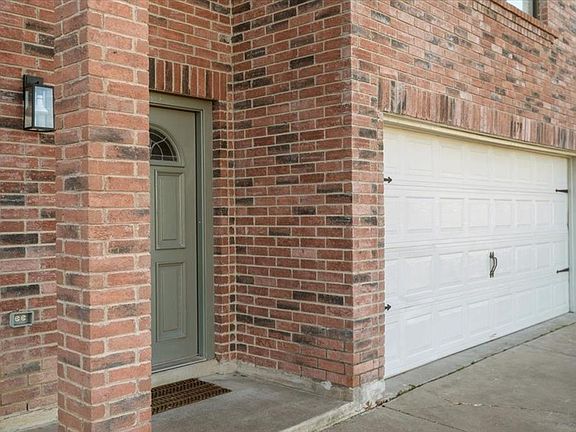 2nd image of 1179 Forest Bluff Trl